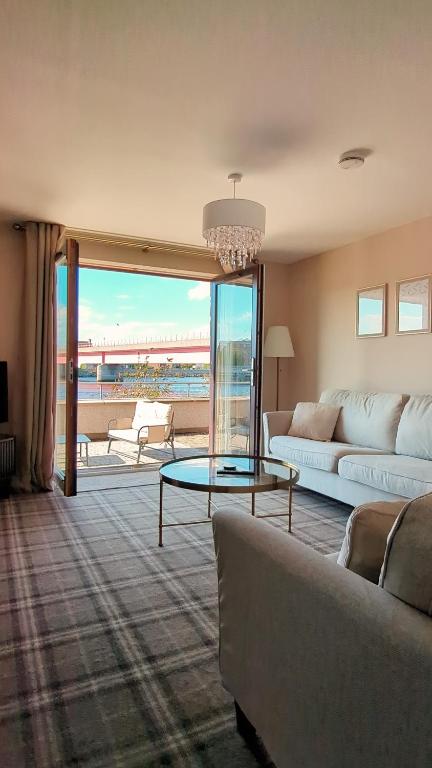 The Wee Heilan' Drochaid, Inverness