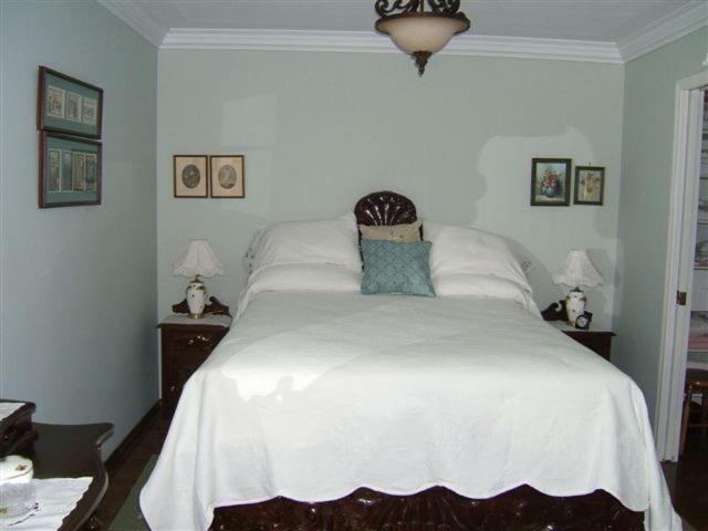 Hummingbird Bed and Breakfast photo