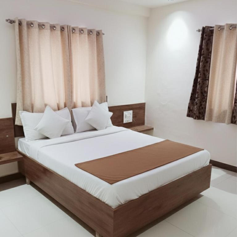 Hotel Radhika, Somnath