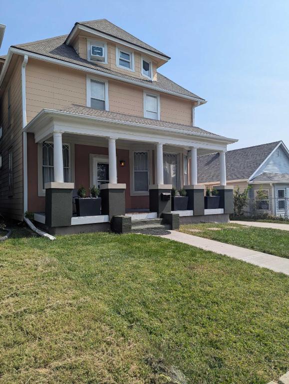 Beautiful Home 7 bd 3000sf for Groups & Families, Omaha