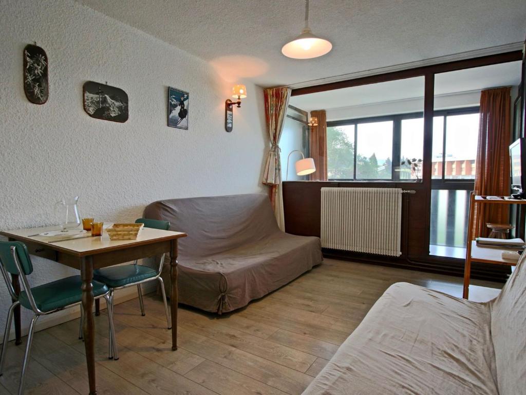 Studio lumineux avec loggia proche pistes et commerces - 1