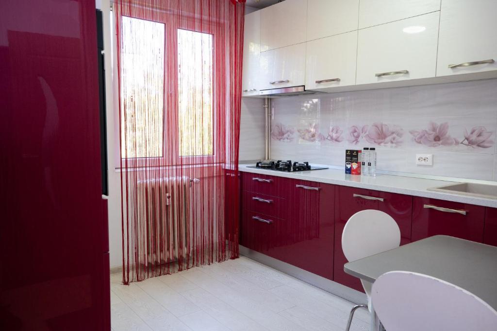 Tatu Apart 5, Bukurešť