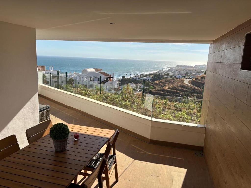 Isea & Sun Calaceite, Torrox Costa