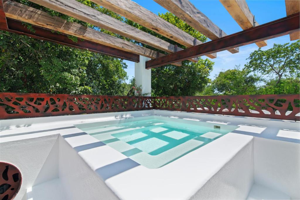 Villa with Lagoon Pool & Jacuzzi 400m from Xcaret - 2