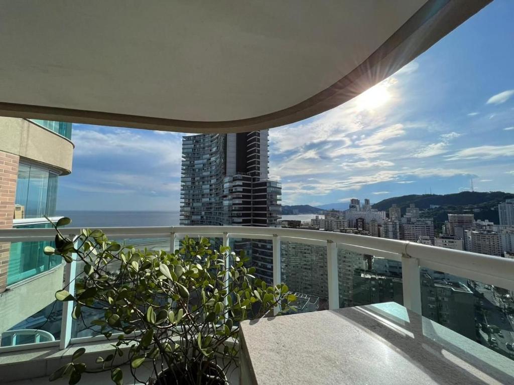 Estanconfor Santos Vista Mar com AC, Garagem, alto 23º andar, Santos