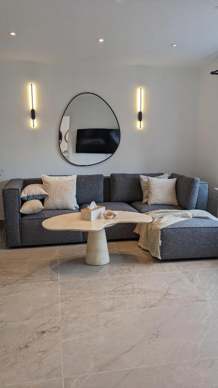 Charming house 25 mins to Paddington, Northolt