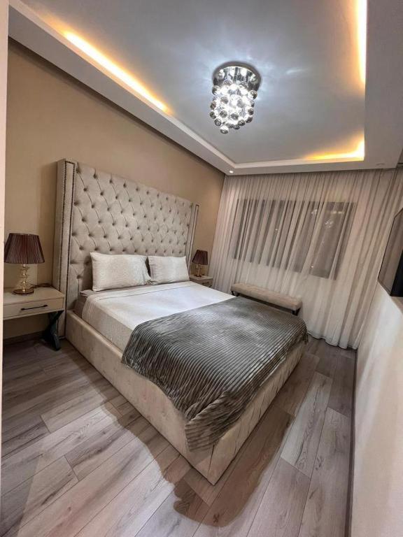 Appartement T4, Taza