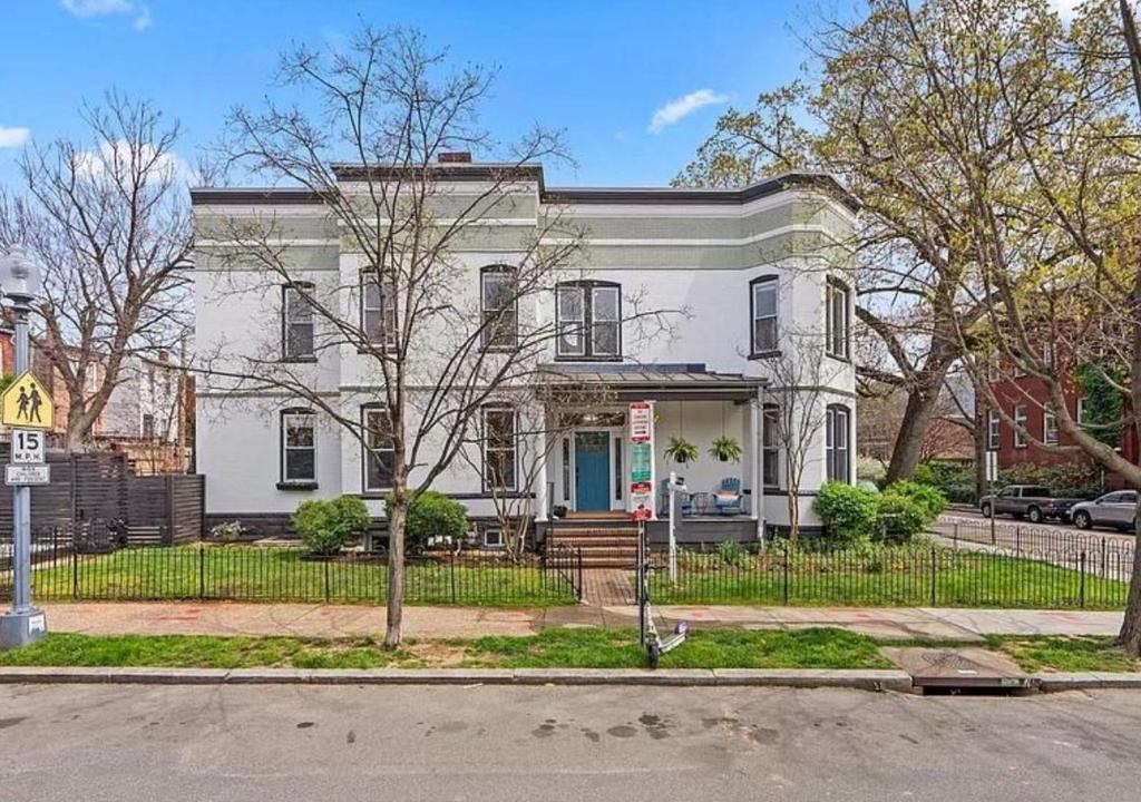 Pearl Light, Washington