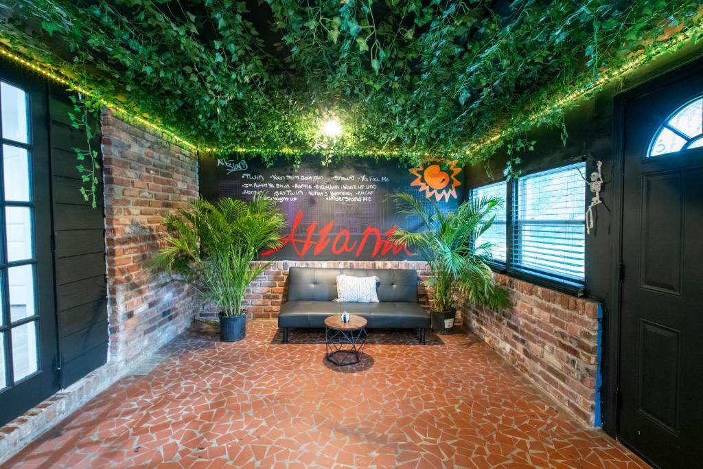 The House of Good Intentions, Atlanta