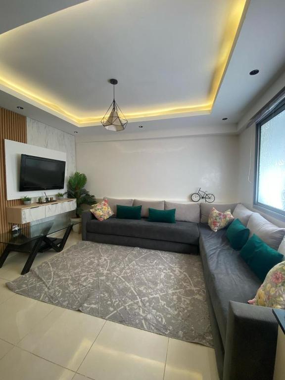 Condominium with pool, beach access, Aourir