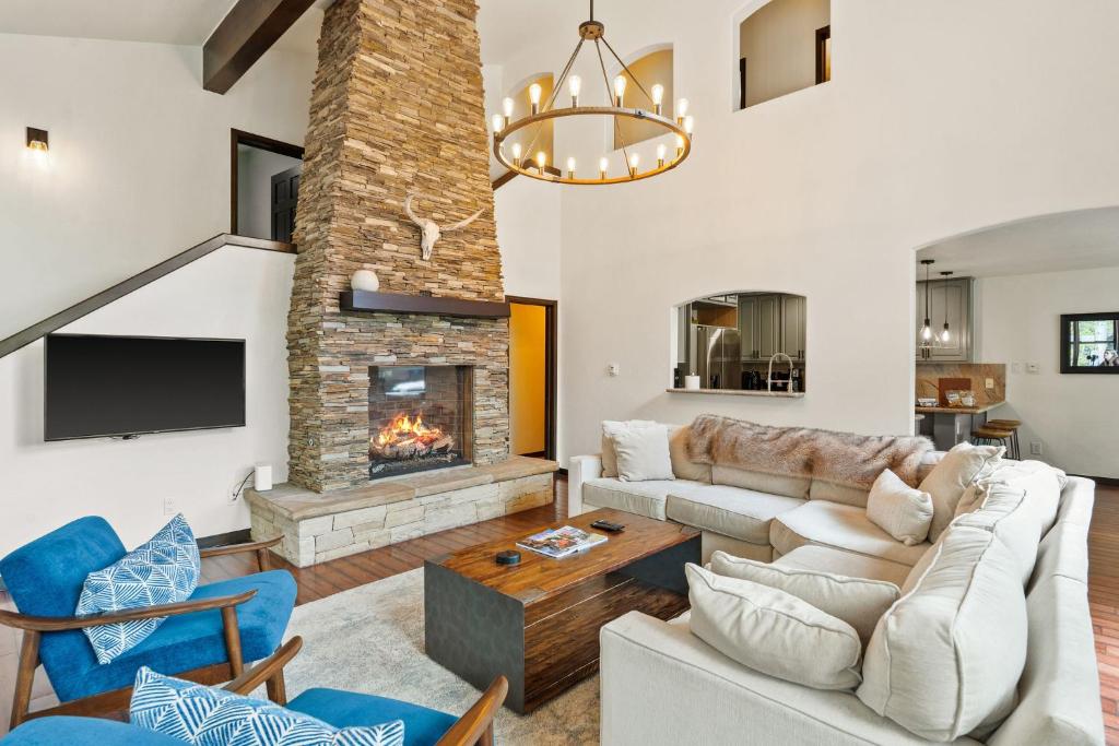 4501 Spruce Way, Mid Vail