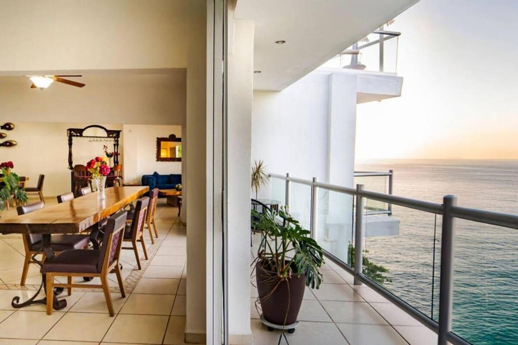 Oceanfront 4BR 20 PAX - 4