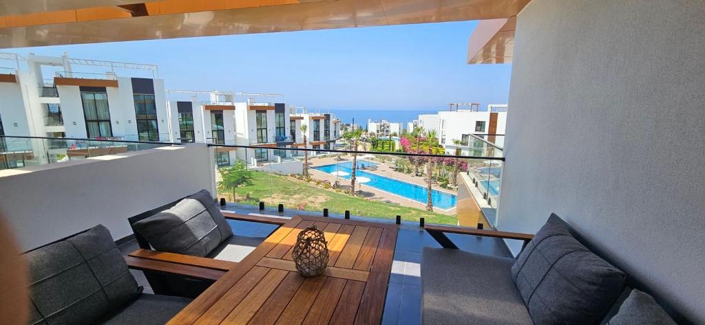 Charming Apartment with beautiful views, Bahçeli