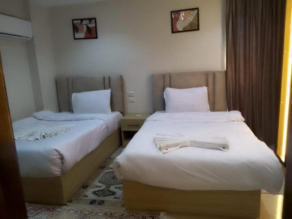 King Farouk pyramids view hotel, Káhira