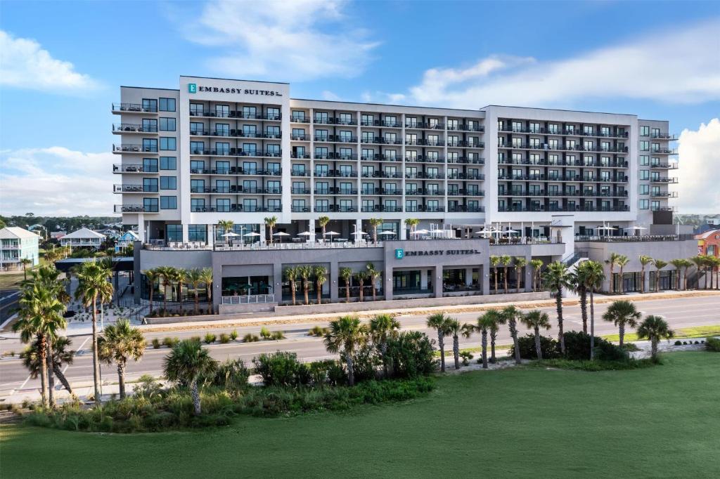 Exterior view, Embassy Suites by Hilton Gulf Shores Beach Resort in Gulf Shores (AL)