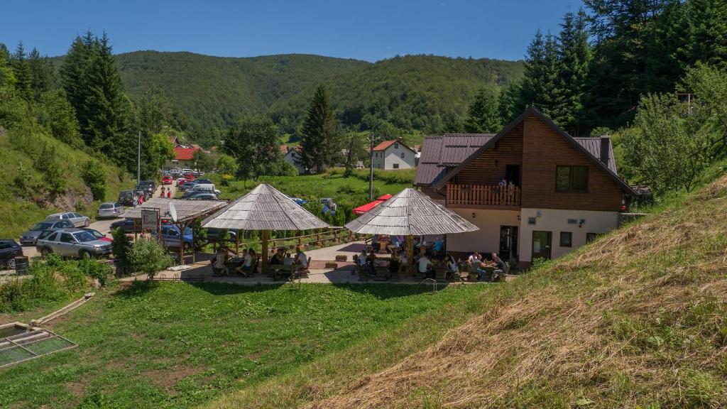 Motel Luka, Deževice
