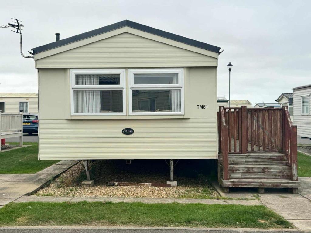 TM61 3 bed CARAVAN oN THE GOLDEN PALM PET friendly, Чапел-Сент-Леонардс