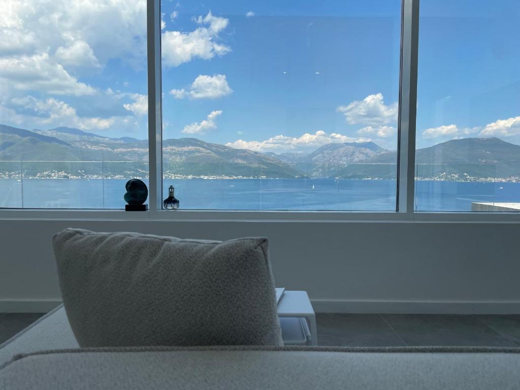 The Cube Luxury Experience, Boka Bay View, Tivat Kotor Bay, Duplex Pool & Terrace - 2