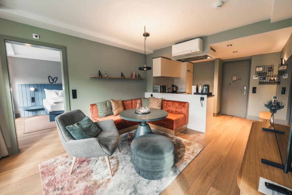 HOP Apartments & Suites - 5