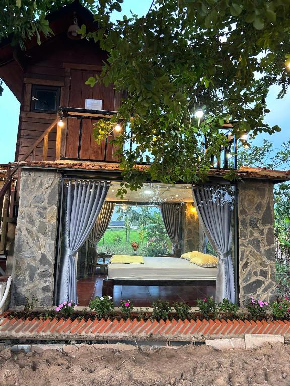 LA’S FARMSTAY