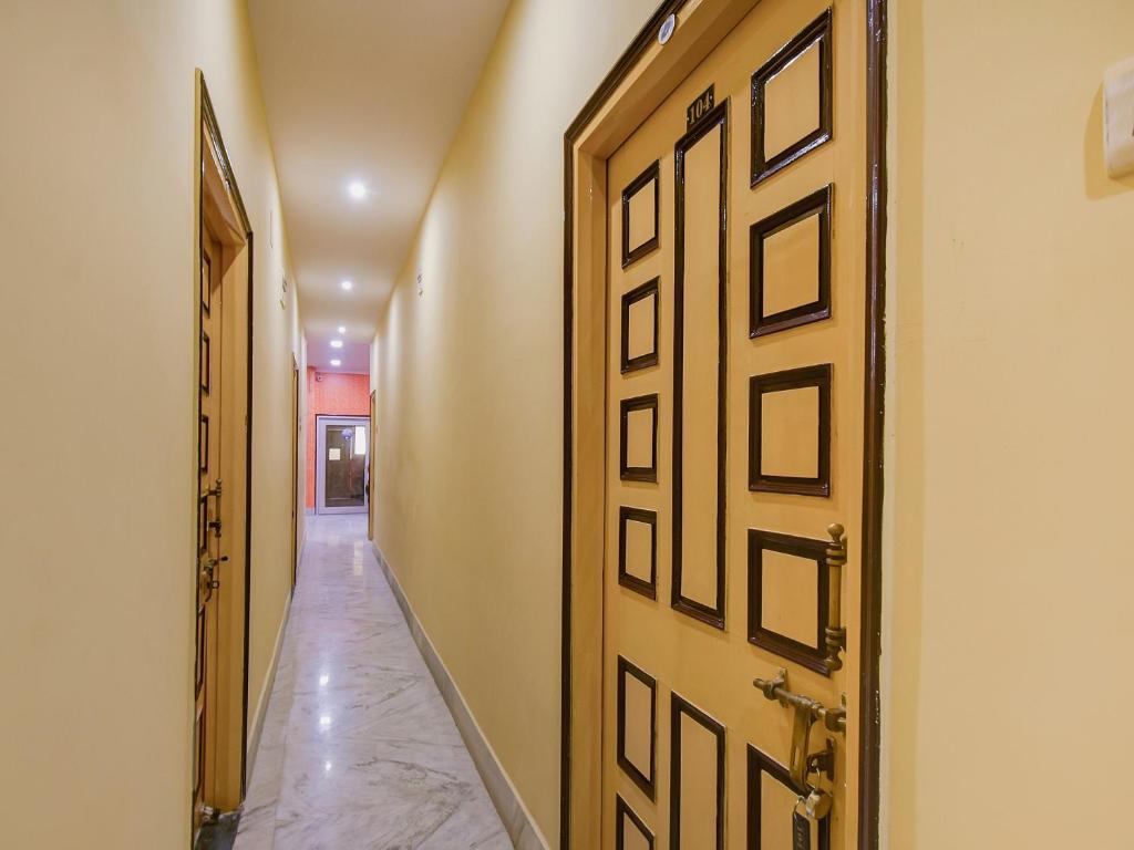 フロント・ロビー