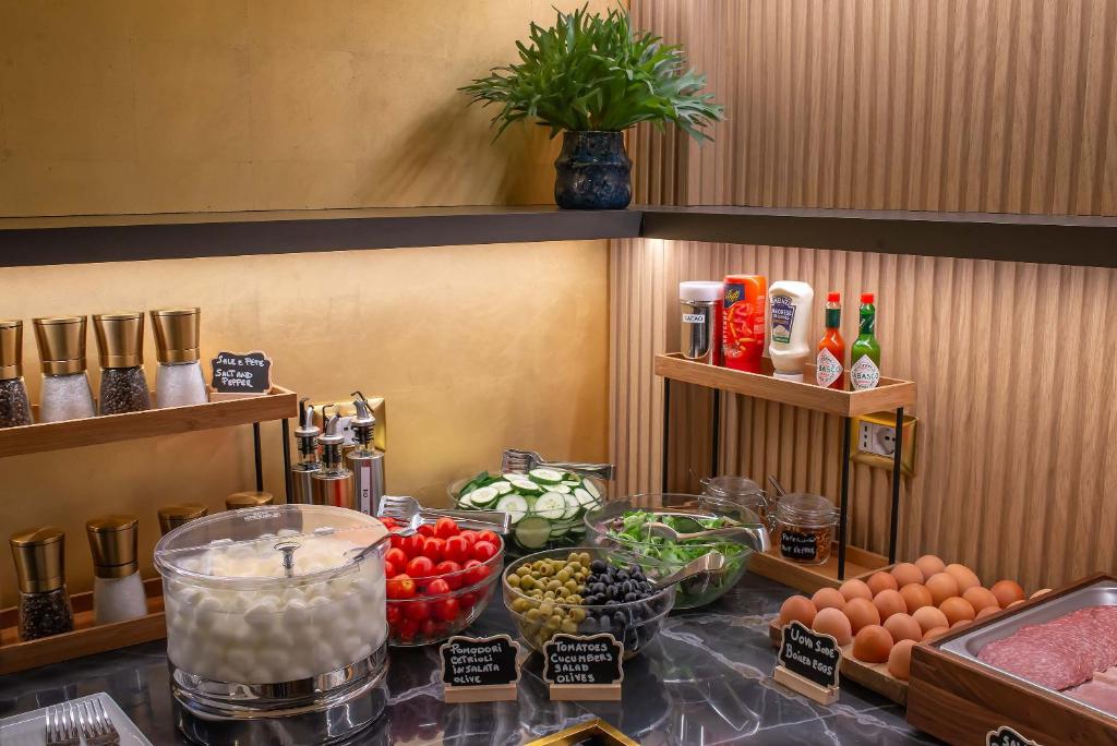Hotel Accademia — Restaurant & bars in Rome, Lazio