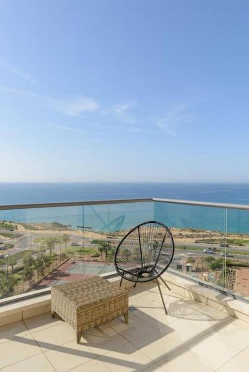 View, Jacuzzi Penthouse with Sea View in Natanya in Netanya