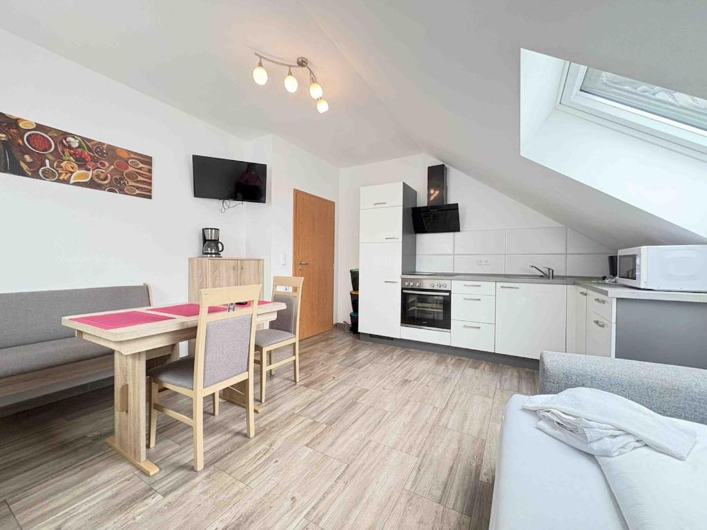 STB114 moderne Monteurwohnung, Steinberg am See