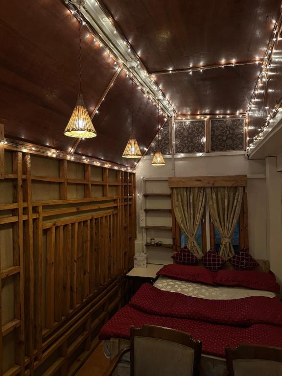 Nupurs BnB, Šillong