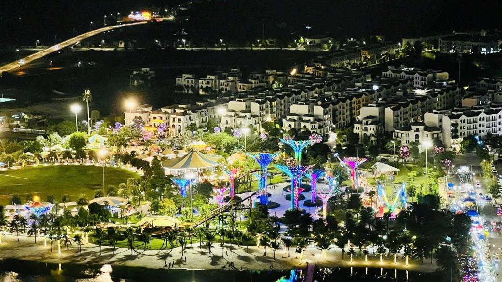 Shi House - 2BR GH3 Luxury, Comfortable, Park View, Long Bình