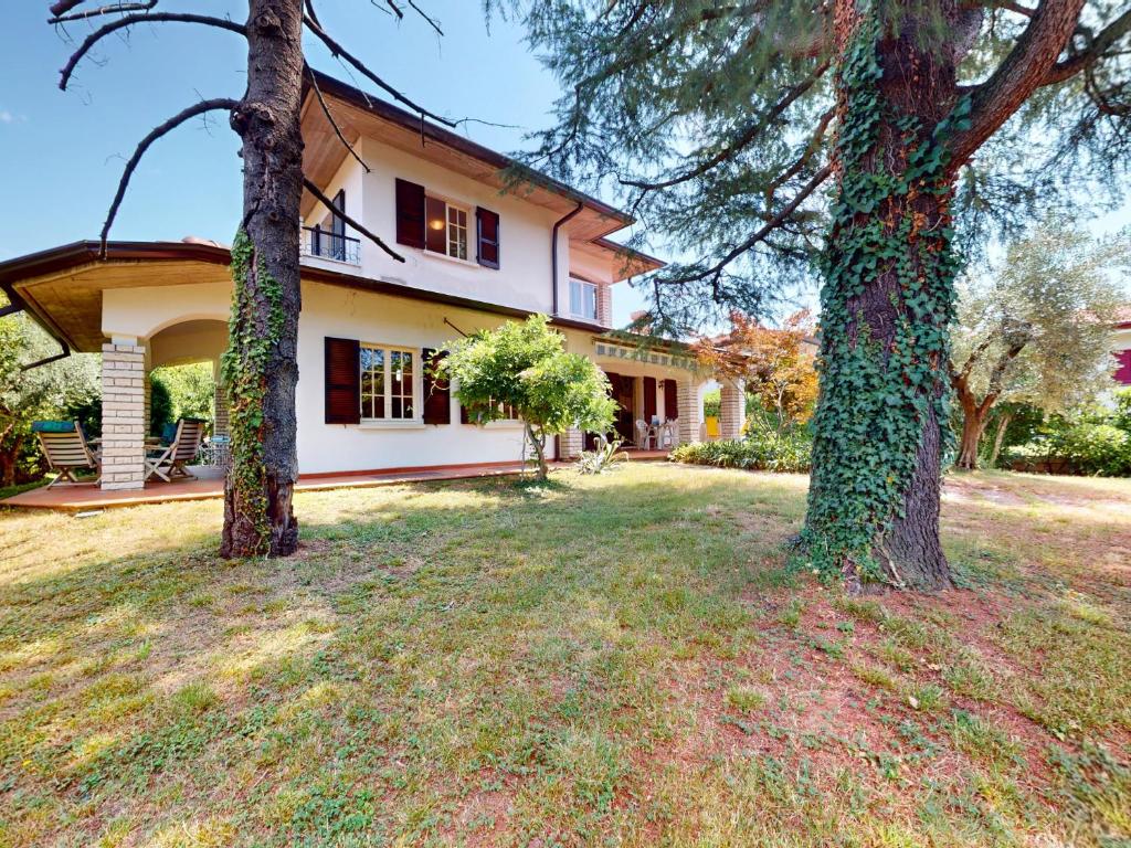 Valentine Lakeside Villa by Bookinggardalake - 4