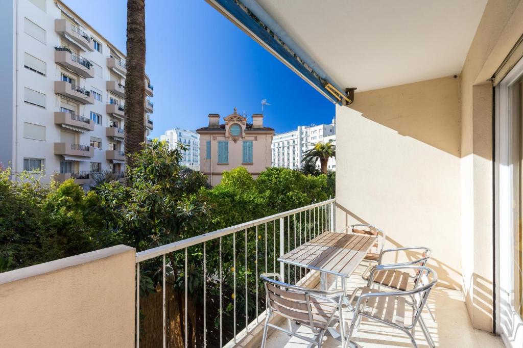 Spacious Studio Apartment Near The Beach - 2313 - 3