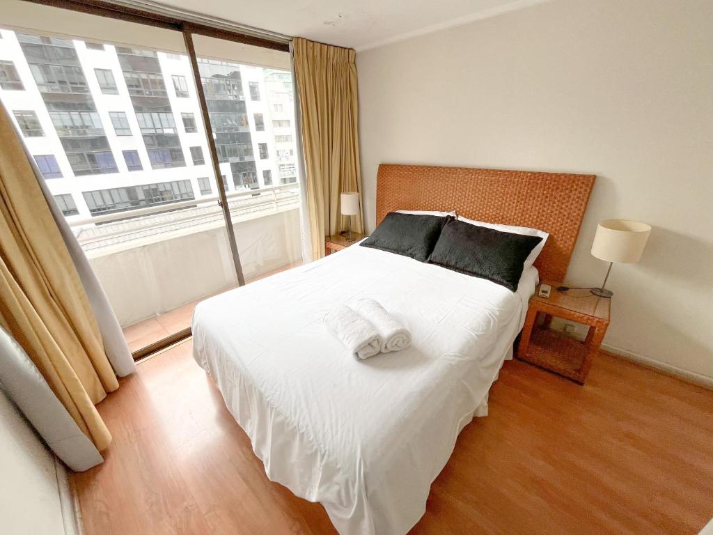 Depto 2D en Excelente Ubicación, Las Condes con Piscina - 2