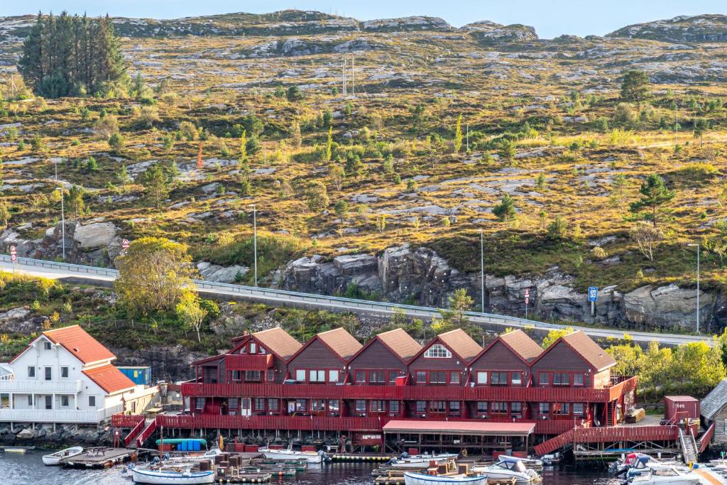 Sotra Rorbusenter, Kåravika