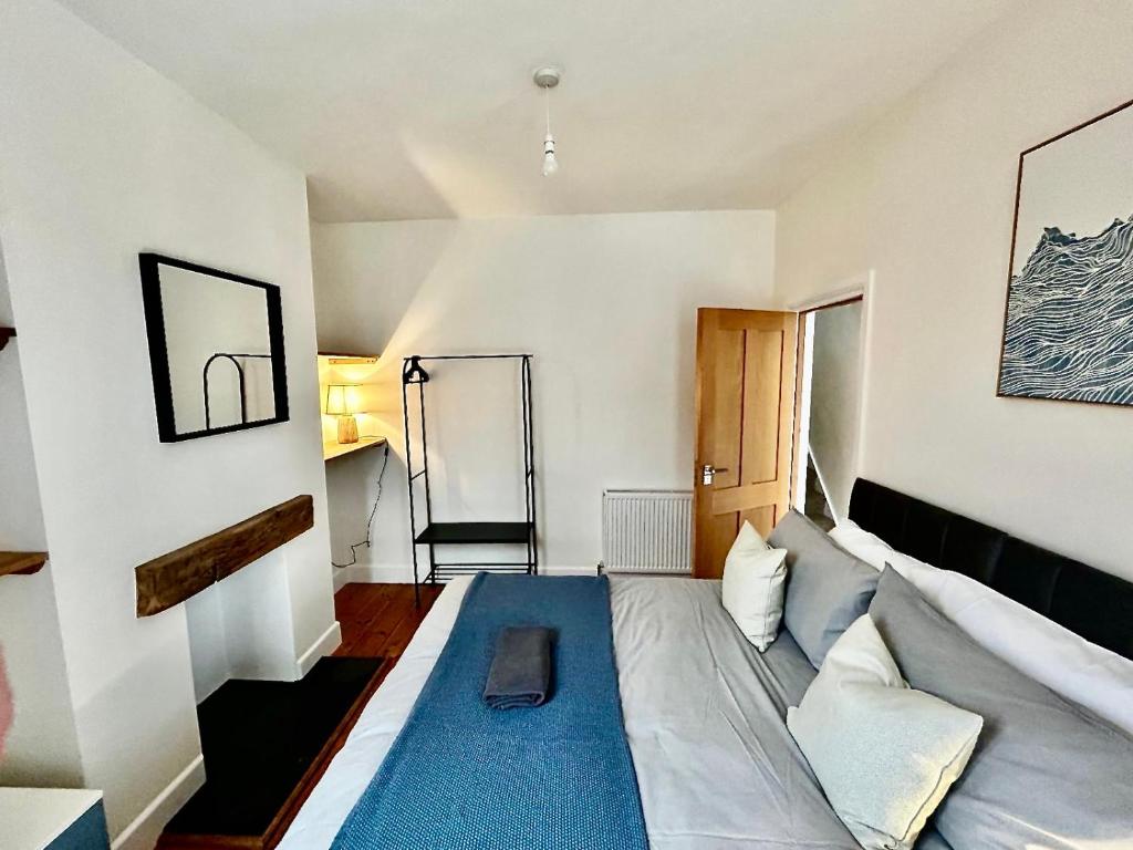 Nomi Homes - Okehampton Place - Exeter - Sleeps 7 photo 2