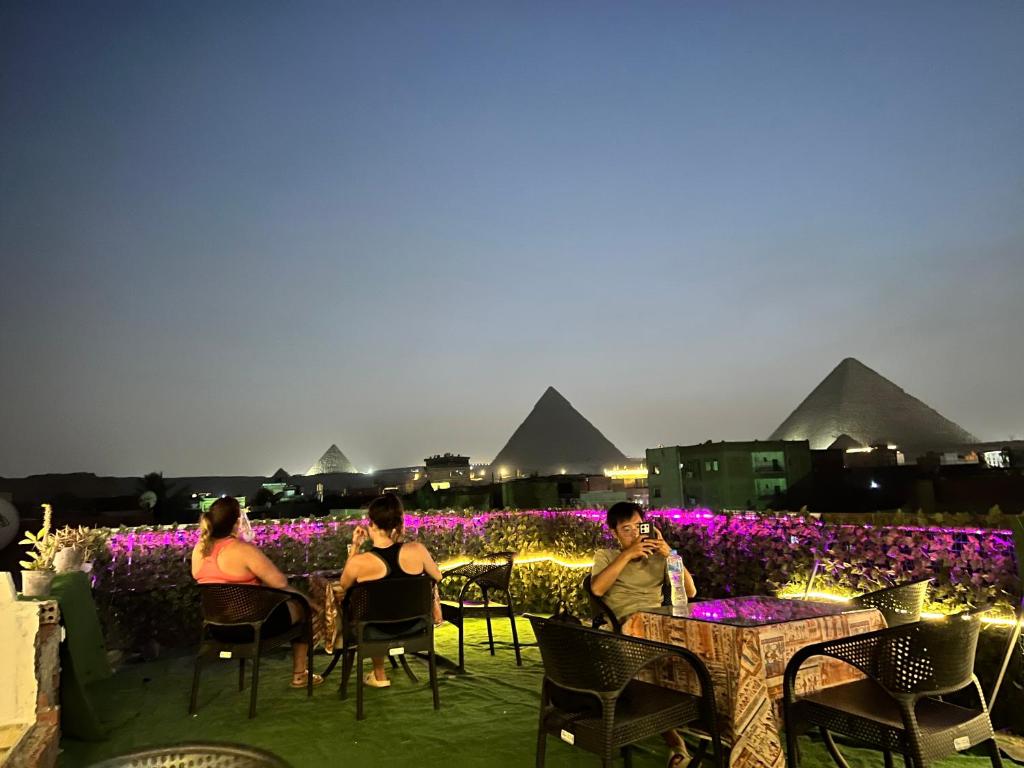 2 Jana Pyramids view inn, Cairo