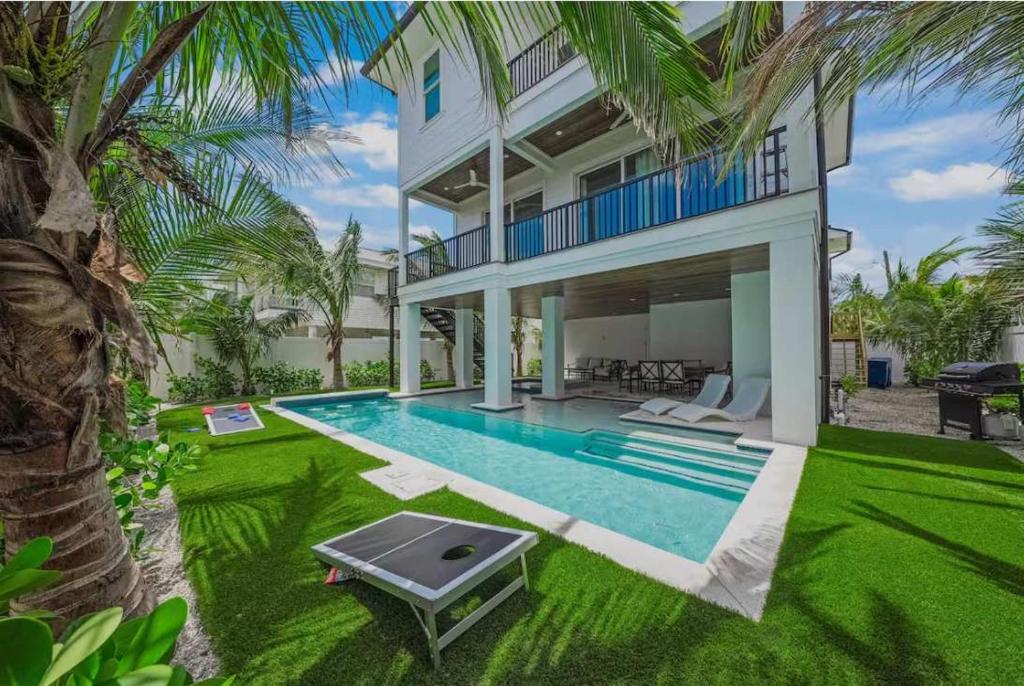 Curated visual reference: Fresh Look at From 88 Brand New Luxury Rental With Pool Spa Rooftop