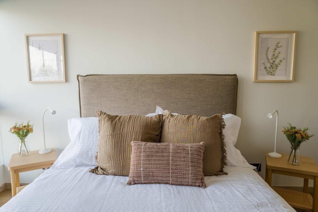 Stylish 2BR Flat for 5 in Lively Las Condes Oasis - 3