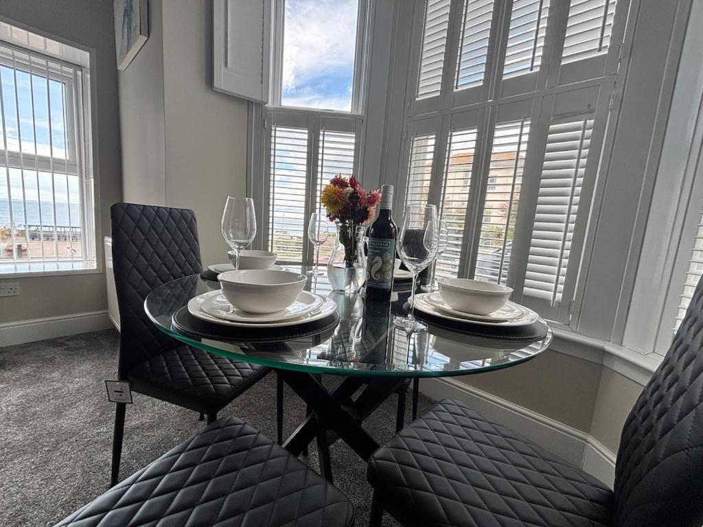 One Sea Hill - Panoramic SeaView, Seaton