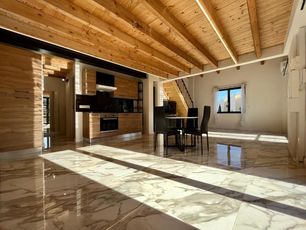 3 BEDROOM APARTMENT iN ViLLA MATEKA - 3