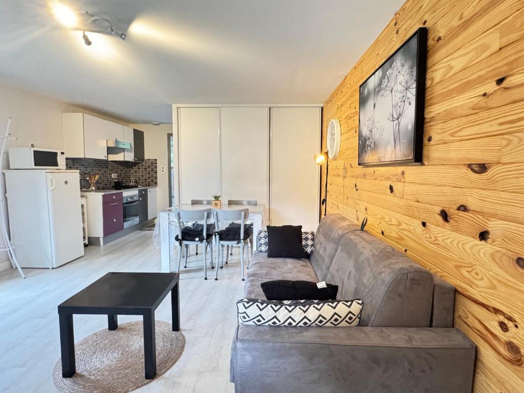 T2 ensoleillé. Terrasse, jardin commun, vue, parking. - 2