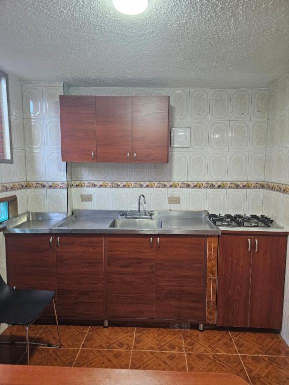 Comfortable apartment, close to the airport - 1