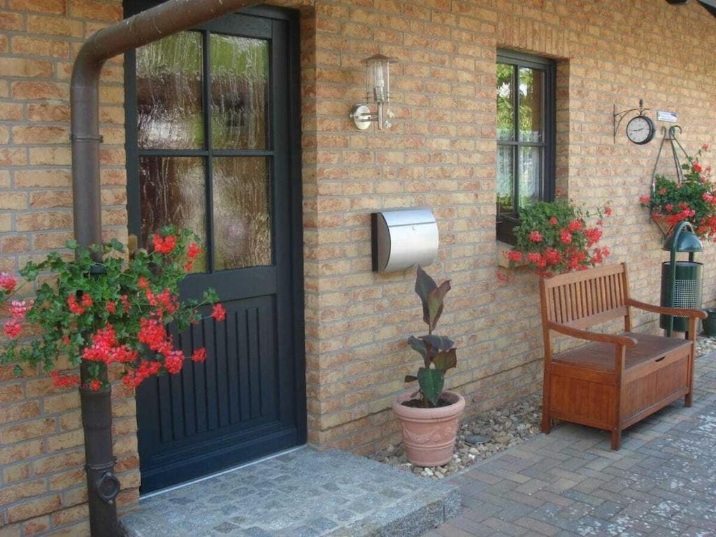 Holiday home in Waren with swimming pool, Waren