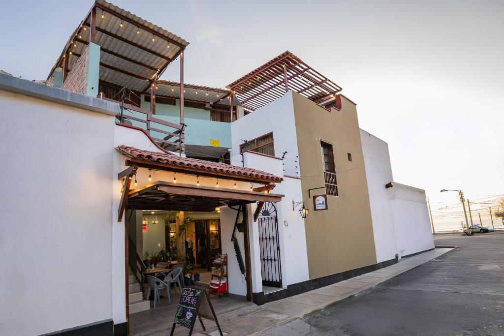 INARA - Cafe & Hostel - 2