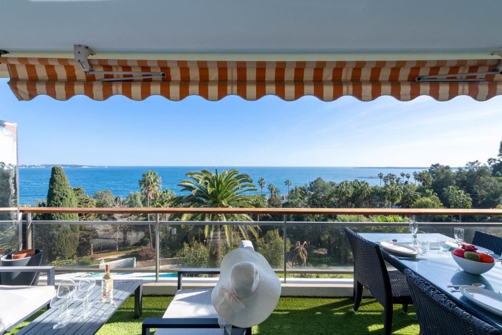 Apartment with Terrace Pool & Beach Access - 3