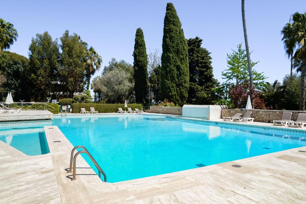Apartment with Terrace Pool & Beach Access - 5