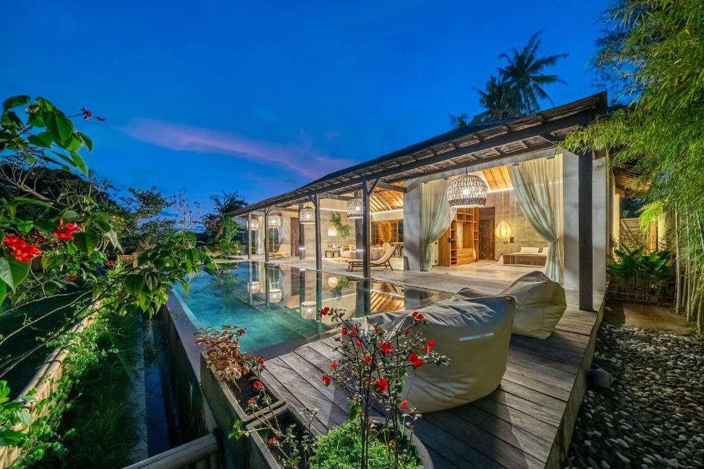 Villa Gaia - Enormous 2BR Villa with Big Garden & Modern Design by Triang Villas, Munggu