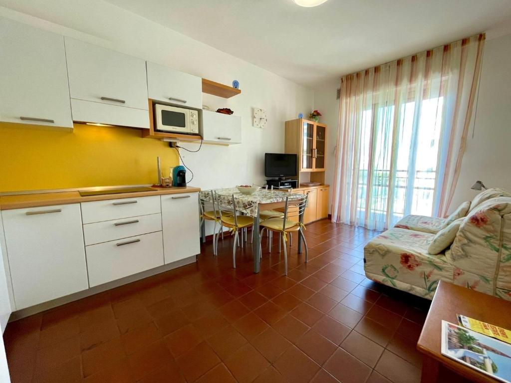 Cozy apartment with balcony - 2