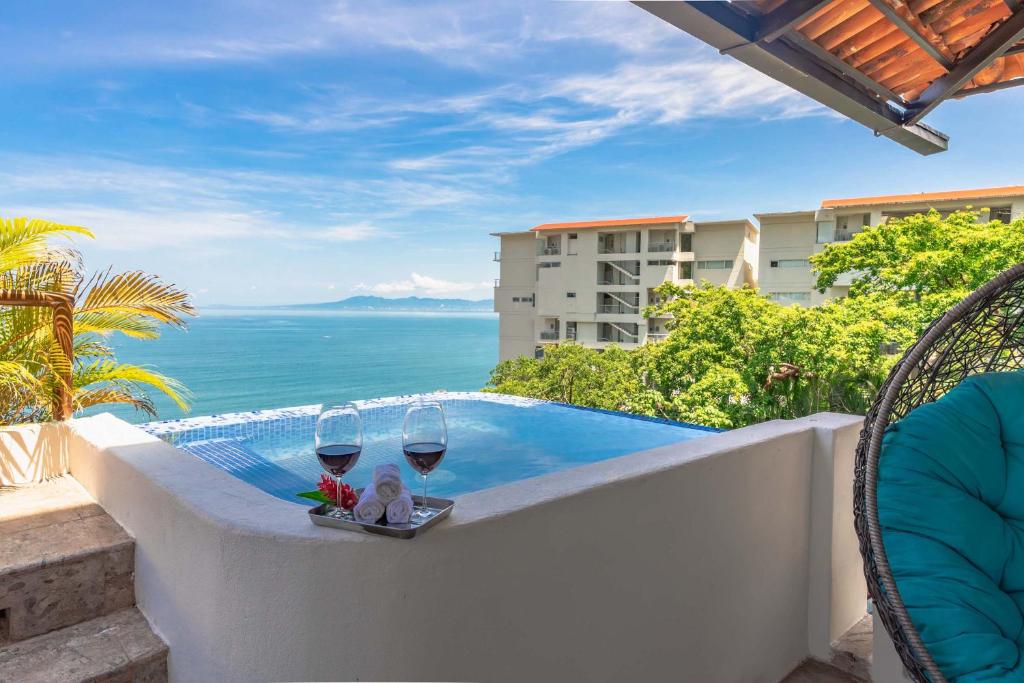 Luxury Oceanview Condo with heated Pool, Puerto Vallarta