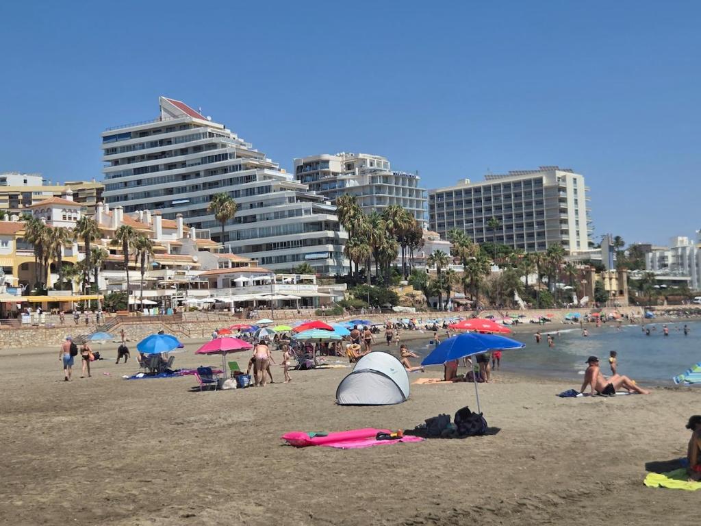 Apartamento en Benalmádena en la playa con piscina Frontal al mar - 2